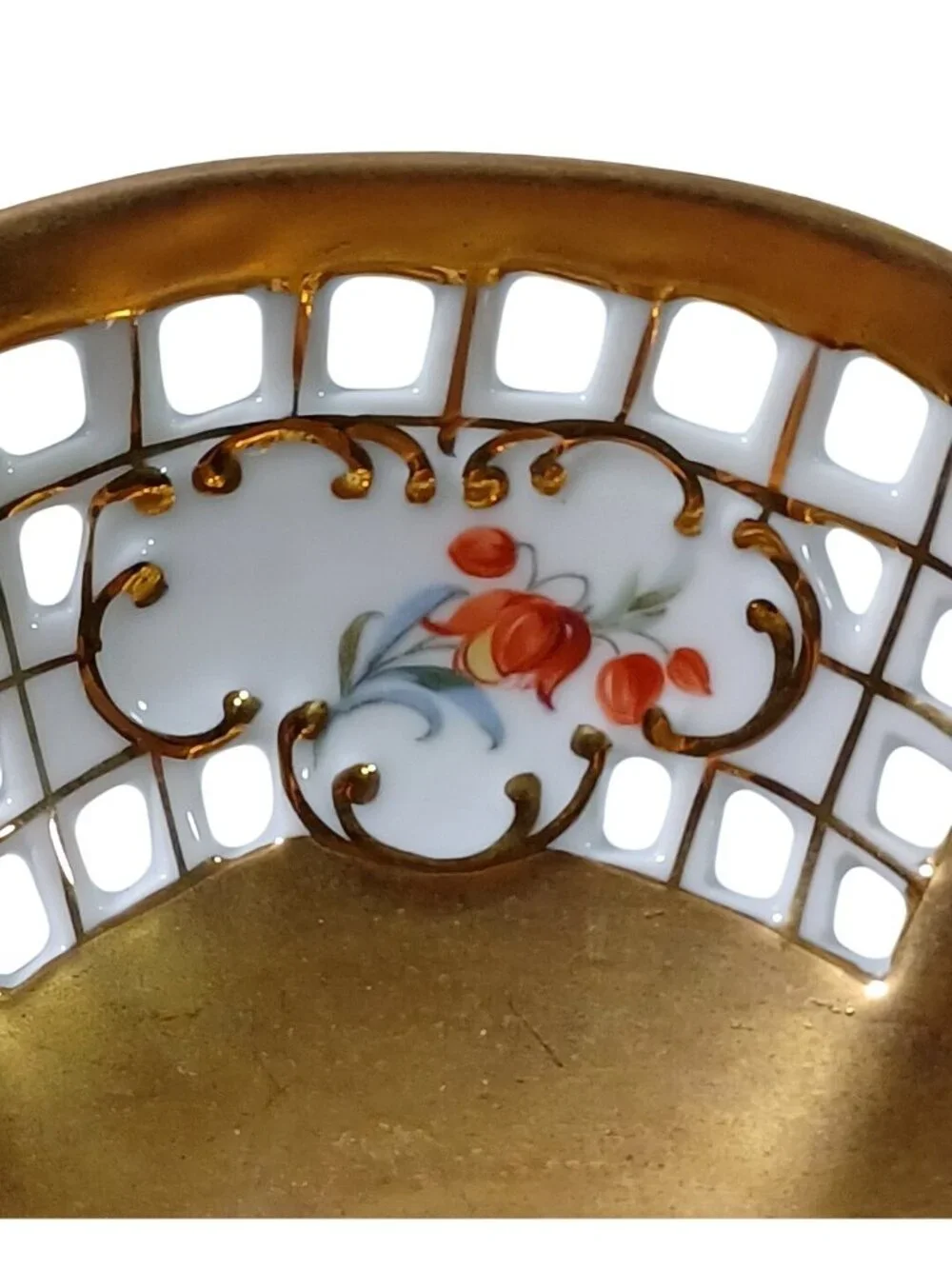 Antique Royal KPM Gold Reticulated Bowl With Pastoral Scene Hand-Painted Floral